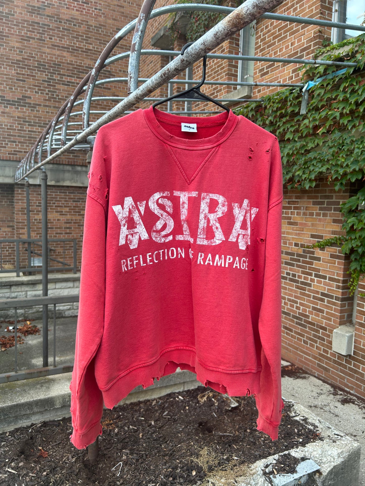 REFLECTION OF RAMPAGE CREWNECK
