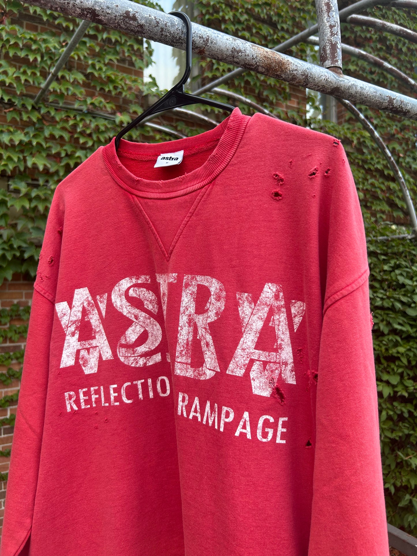 REFLECTION OF RAMPAGE CREWNECK